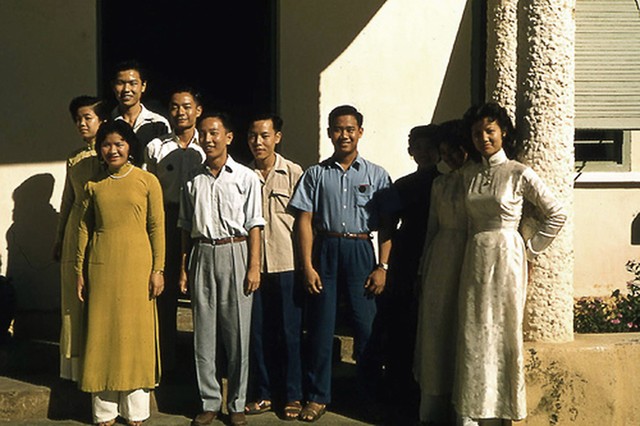 Trang phục phụ nữ Sài Gòn những năm 1950 ảnh 1