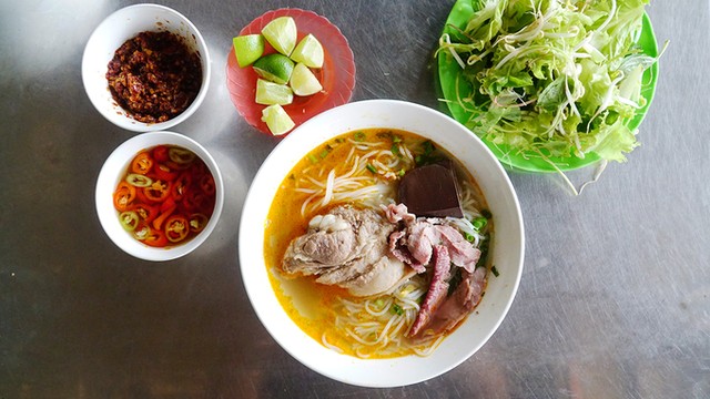9 món ăn nhất định phải thử khi đến đất cố đô ảnh 3
