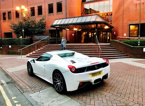 Siêu xe Ferrari bị cảnh sát nghiền nát ảnh 1