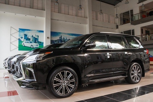 Loạt xe sang về Việt Nam trong cảnh khan hàng ảnh 4