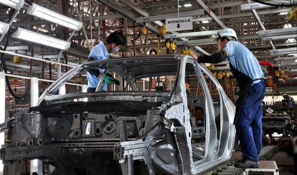 Ô tô bị làm giá, dân buôn kiếm lãi 500 triệu đồng/xe ảnh 1