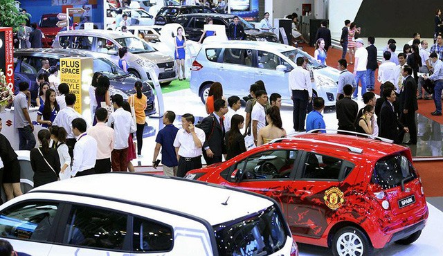 Ôtô khan hiếm bất thường: Đặt tiền trước 4 tháng, Tết không có xe đi ảnh 1