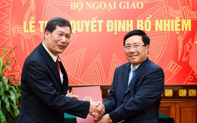 Bộ trưởng Ngoại giao trao quyết định bổ nhiệm 2 Tổng Lãnh sự ảnh 1