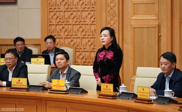 Thủ tướng phát biểu chia tay, biểu dương nguyên Bộ trưởng Y tế ảnh 1