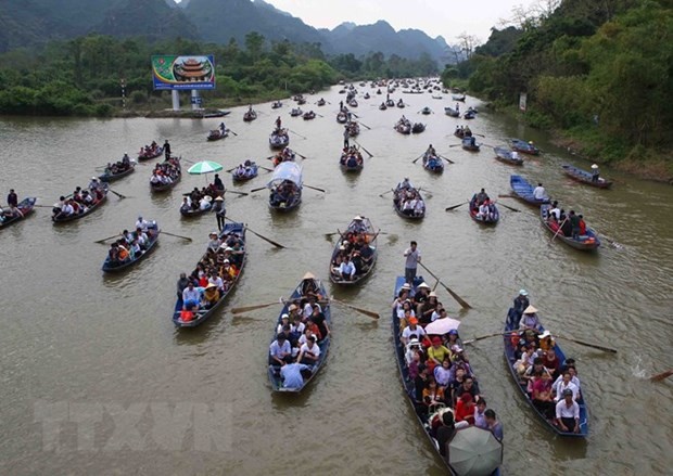 Lễ hội chùa Hương - Hành trình về cõi Phật của du khách thập phương ảnh 1