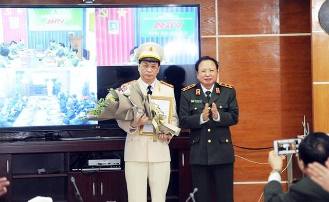 Trao quyết định bổ nhiệm lãnh đạo Công an Tuyên Quang, Kon Tum, báo CAND ảnh 2