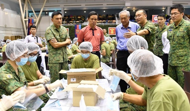 Bộ trưởng Singapore: Nếu đeo khẩu trang như Hồng Kông thì bệnh viện sẽ sập ảnh 1