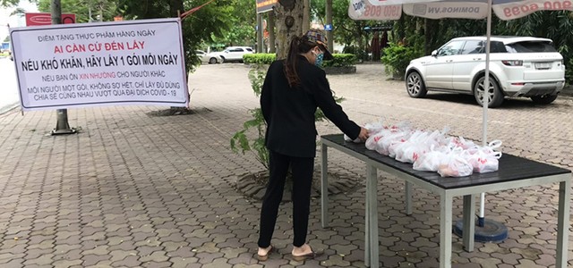 Người Hà Nội giúp nhau vượt qua Covid-19 ảnh 1