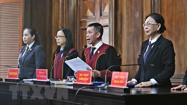Hội đồng xét xử tuyên đọc bản án. (Ảnh: Thành Chung/TTXVN).