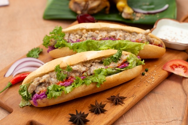 Bên cạnh bánh mì vịt, Bmore còn có nhiều loại bánh mì khác biệt so với bánh mì truyền thống.