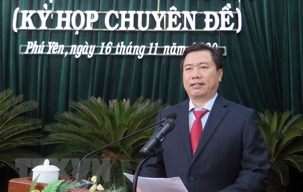 Chủ tịch Ủy ban nhân dân tỉnh Phú Yên Trần Hữu Thế phát biểu nhận nhiệm vụ. (Ảnh: Xuân Triệu/TTXVN).