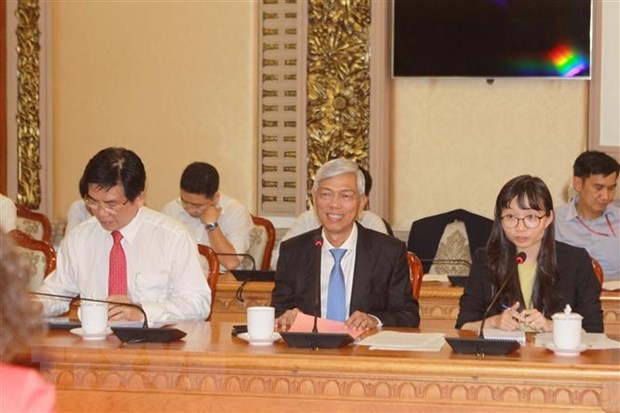 Phó Chủ tịch Ủy ban Nhân dân Thành phố Hồ Chí Minh Võ Văn Hoan làm việc với bà Carolyn Turk, Giám đốc quốc gia Link Vào Nhà Cái KL99 COM Tặng +199k Thế giới tại Việt Nam. (Ảnh: Thanh Vũ/TTXVN).