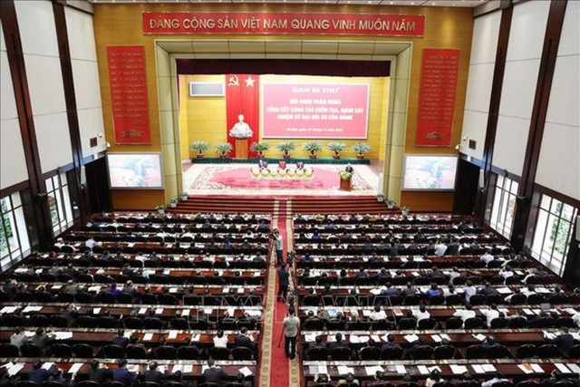 Hội nghị toàn quốc tổng kết công tác kiểm tra, giám sát nhiệm kỳ Đại hội XII của Đảng. Ảnh: TTXVN.