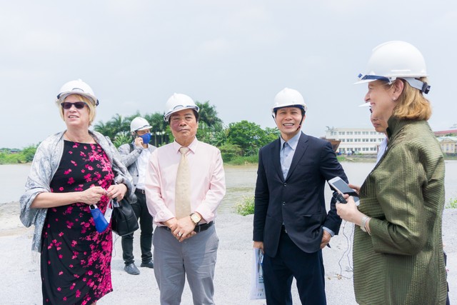 Các chuyên gia của UNDP trong một chuyến khảo sát tới Kl991.com World Cup 2026 Chính Thức Kl994 nhà cái bóng đá world cup gạch không nung.