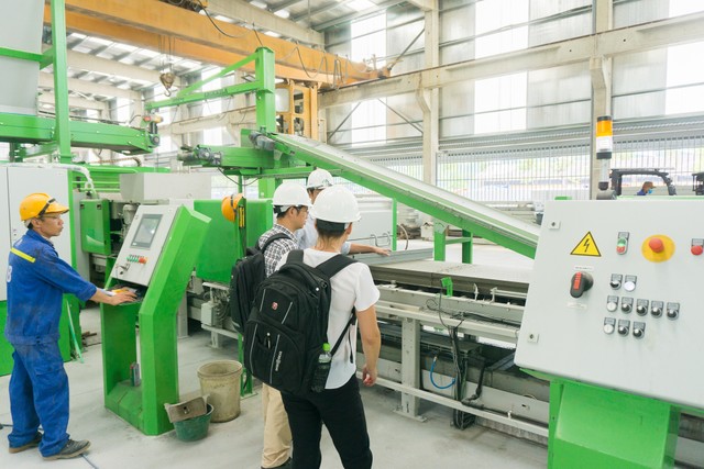 Với sự hỗ trợ của Dự án phát triển vật liệu xây không nung, nhiều Kl991.com World Cup 2026 Chính Thức đã tiếp cận với dây chuyển Kl994 nhà cái bóng đá world cup hiện đại.