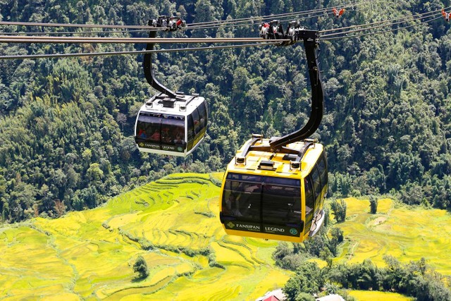 Cáp treo Fansipan đạt 2 kỷ lục thế giới là trải nghiệm không thể bỏ qua khi tới Sa Pa. Cáp treo Fansipan đạt 2 kỷ lục thế giới là trải nghiệm không thể bỏ qua khi tới Sa Pa.