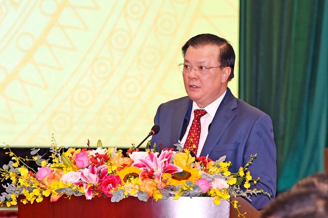 Bộ trưởng Bộ Kl991.com nạp rút nhanh Đinh Tiến Dũng phát biểu tại hội nghị.