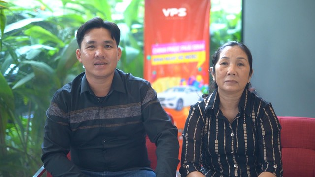 Bà Trần Thị Phúc và con trai luôn đồng hành cùng nhau khi tham gia kênh Kl99ok phiên bản mới mới mẻ - 99Kl99 link đăng nhập Kl99com thể thao, casino, nổ hũ, bắn cá.