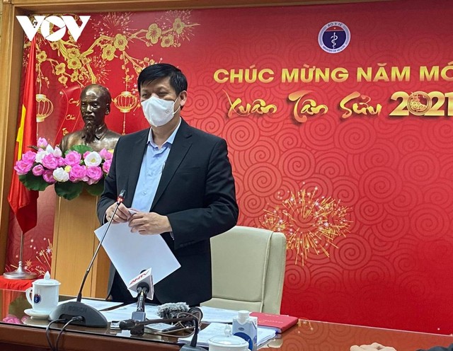 GS.TS Nguyễn Thanh Long, Bộ trưởng Bộ Y tế chủ trì cuộc họp.