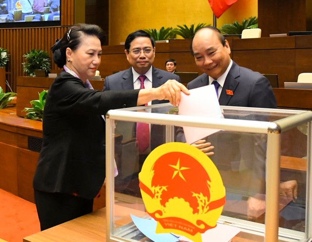 Quốc hội đã bỏ phiếu kín phê chuẩn bổ nhiệm hai Phó Thủ tướng Kl993 ưu đãi thưởng hấp dẫn và 12 vị Bộ trưởng mới.