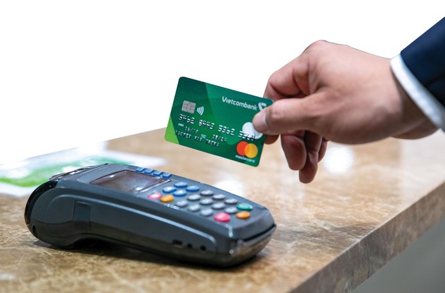 Hiện nay, thu nhập phi tín dụng của Vietcombank đã chiếm tới 35%.