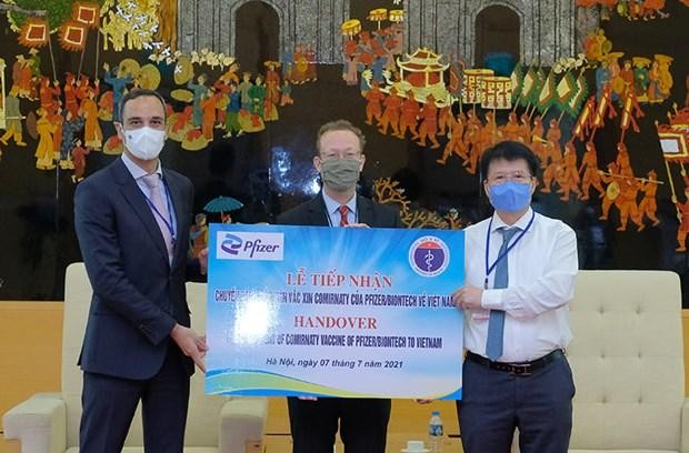 Số liều vaccine Pfizer về Việt Nam hôm nay đánh dấu bước tiến quan trọng trong tiến trình cung cấp 31 triệu liều vaccine Pfizer cho Việt Nam. (Ảnh: PV/Vietnam+).