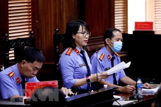 Đại diện Viện Kiểm sát nhân dân Thành phố Hồ Chí Minh luận tội và đề nghị mức án. (Ảnh: Thành Chung/TTXVN).
