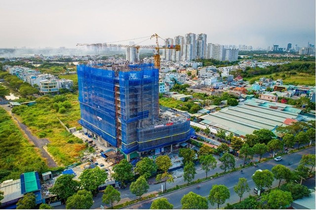 Công trình Viva Plaza đã xây đến tầng 12, dự kiến bàn giao vào năm 2023.