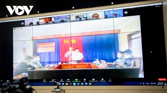 Lãnh đạo huyện Kon Plông phát biểu tại cuộc họp.