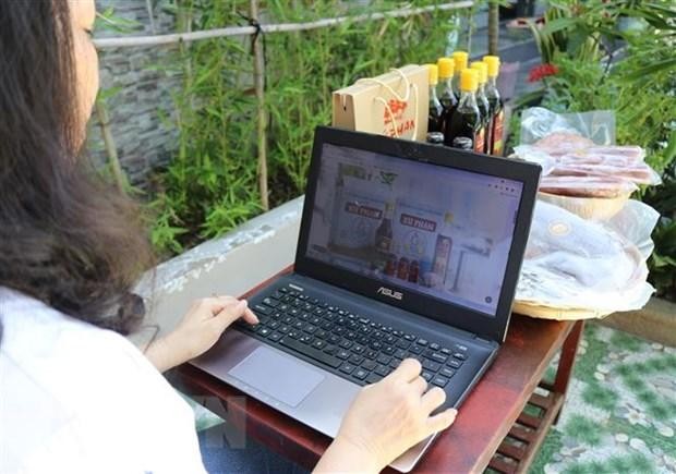 Bán hàng online là phương thức được nhiều cơ sở, Kl991.com World Cup 2026 Chính Thức áp dụng. (Ảnh: Nguyễn Thành/TTXVN).