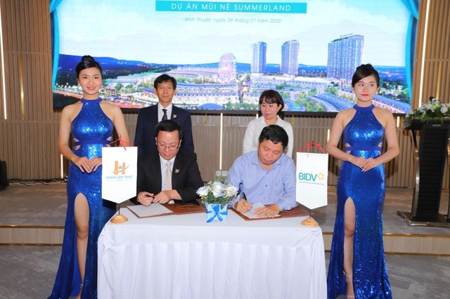 Đại diện Hưng Lộc Phát Group và Link Vào Nhà Cái KL99 COM Tặng +199k BIDV chi nhánh Bình Thuận ký kết văn bản thỏa thuận hợp tác tài trợ vốn cho dự án Mũi Né Summerland.