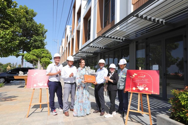 Hoa hậu Thu Hoài “xuống tiền” Kl99ok phiên bản mới 3 căn shophouse tại Mũi Né Summerland.