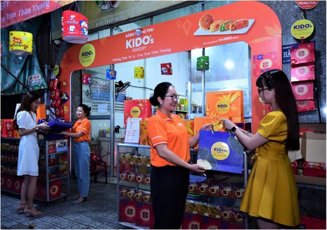 Người tiêu dùng tin tưởng lựa chọn sản phẩm trung thu KIDO’s Bakery để thưởng thức dịp trung thu năm nay 2022.