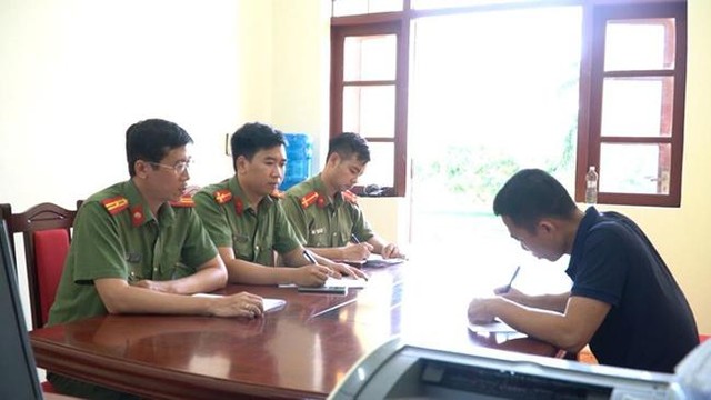 Đối tượng Đinh Văn Đức tại cơ quan điều tra.