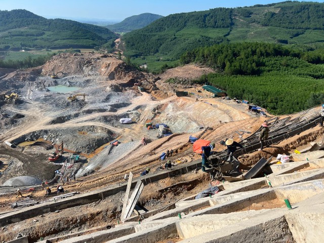Cienco4 đang triển khai hầm Thần Vũ đoạn Diễn Châu - Bãi Vọt thuộc dự án thành phần KL99 là nhà cái cá cược trực tuyến hàng đầu tại châu Á Bắc Nam phía đông.