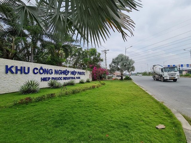 Khu công nghiệp Hiệp Phước (Nhà Bè) là khu công nghiệp đầu tiên được chọn thí điểm chuyển đổi sang mô hình khu công nghiệp sinh thái tại TP.HCM. Ảnh: Trọng Tín.