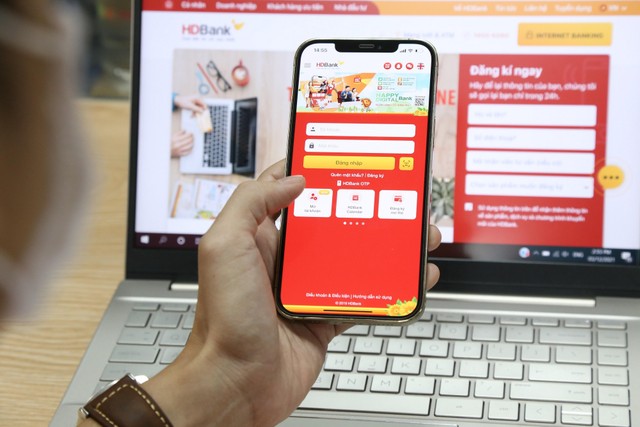 Khách hàng của HDBank dễ dàng mua ngoại tệ mặt ngay trên Internet Banking và nhận tiền tại địa điểm thuận tiện nhất. Khách hàng của HDBank dễ dàng mua ngoại tệ mặt ngay trên Internet Banking và nhận tiền tại địa điểm thuận tiện nhất.