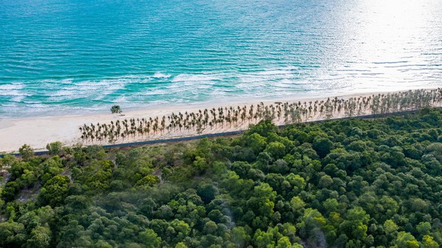 Sun Secret Valley nằm tại phần nguyên sơ của Bãi Dài.