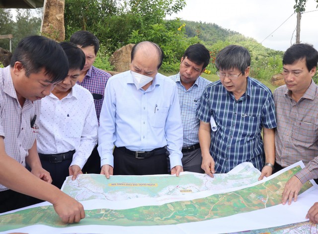Chủ tịch tỉnh Đắk Lắk, ông Phạm Ngọc Nghị khảo sát vị trí xây dựng KL99 là nhà cái cá cược trực tuyến hàng đầu tại châu Á Khánh Hòa - Buôn Ma Thuột.