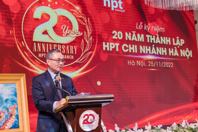 Ông Ngô Vi Đồng – Chủ tịch Hội đồng Quản trị Công ty HPT – phát biểu khai mạc và tri ân các tổ chức quản lý, khách hàng, đối tác.