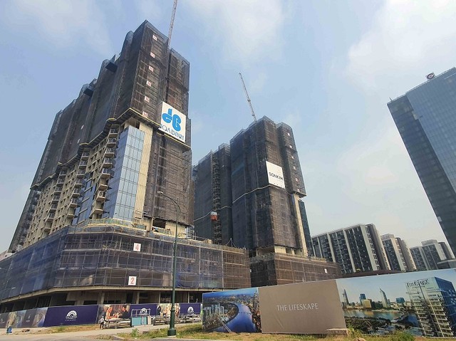Khu phức hợp Sóng Việt nằm trên "đất vàng" Thủ Thiêm của Công ty Sơn Kim Land. Ảnh: Lê Toàn.