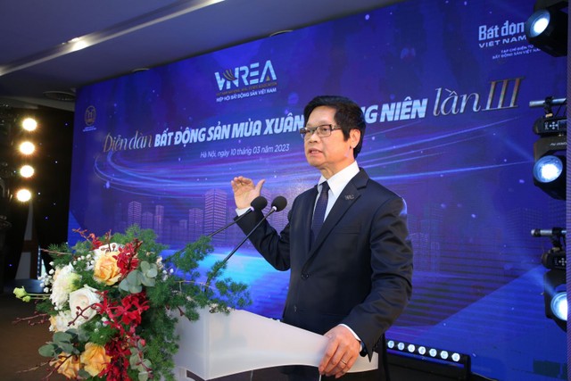 TS. Vũ Tiến Lộc phát biểu tại sự kiện.