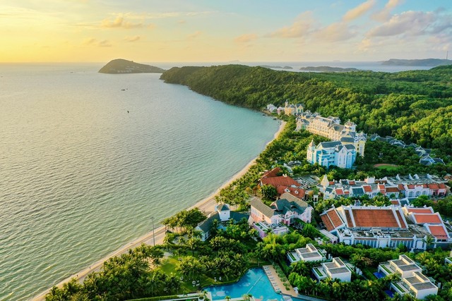 Quần thể nghỉ dưỡng cao cấp tại Bãi Kem. Ảnh Sun Property.