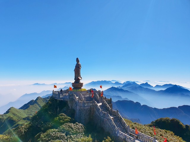 Chuỗi sản phẩm du lịch đặc sắc giúp du khách có thêm lý do để “móc hầu bao” khi đến Sa Pa. Ảnh: Lê Việt Khánh.