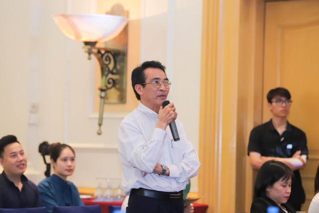 Sự kiện thu hút sự quan tâm của nhiều phụ huynh, học sinh.