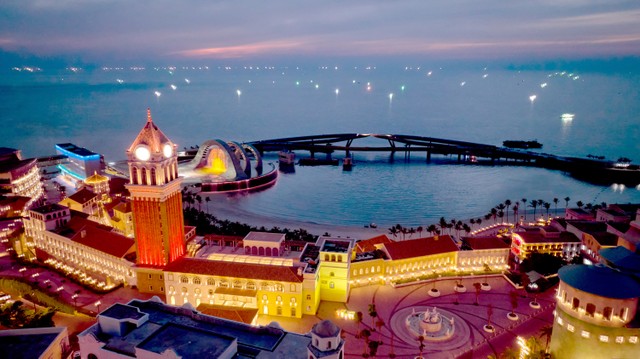Thị trấn Hoàng Hôn – Sunset Town.