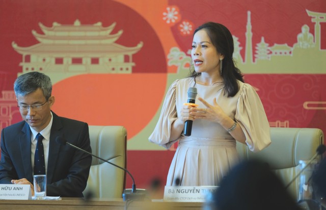 Bà Nguyễn Thị Yến - Giám đốc CTCP Dịch vụ biểu diễn và sự kiện Đông Đô chia sẻ về chủ đề biểu diễn nghệ thuật tại Nam Phi.