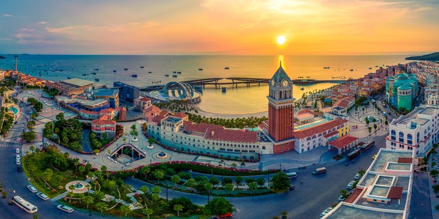 Thị trấn Hoàng Hôn tại nam đảo Phú Quốc là điểm đến được truyền thông Hàn Quốc ca ngợi. Ảnh: Minh Tú.