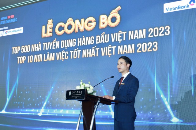 Ông Trương Minh Tiến, Giám đốc Viet Research phát biểu khai mạc.
