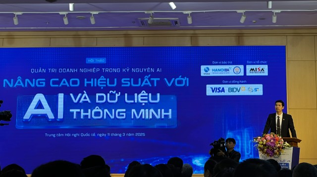 Ông Lê Hồng Quang, Tổng giám đốc MISA, phát biểu tại sự kiện Ông Lê Hồng Quang, Tổng giám đốc MISA, phát biểu tại sự kiện
